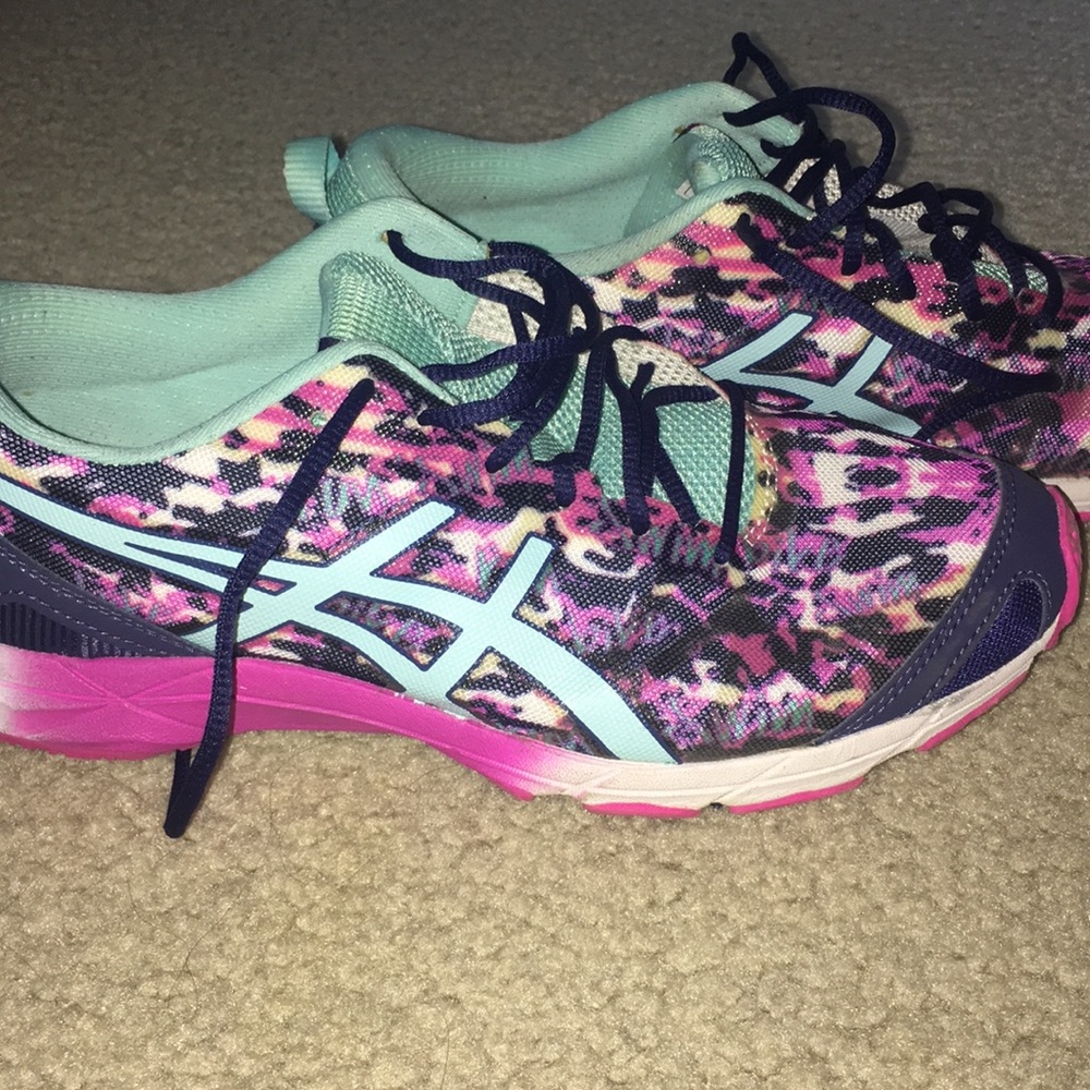 Colorful ASICS